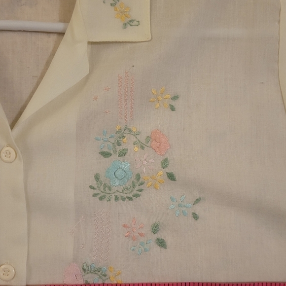 Vintage 1950s  Embroidered Pale Yellow Blouse Shirt Short Sleeve Size (L?) - Picture 7 of 13
